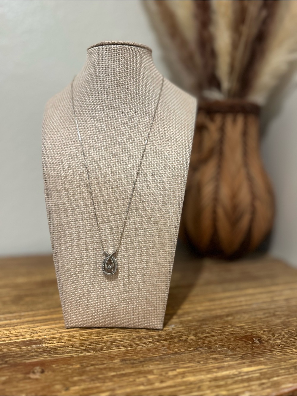 925 Sterling Silver Diamond Accent Pendant 18 in Chain Necklace